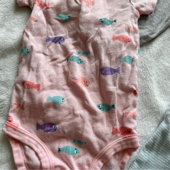 4/$20 3-Piece Matching Set, 9m - Picture 2 of 6